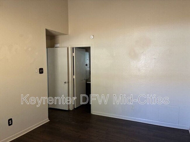Photo - 621 Race St