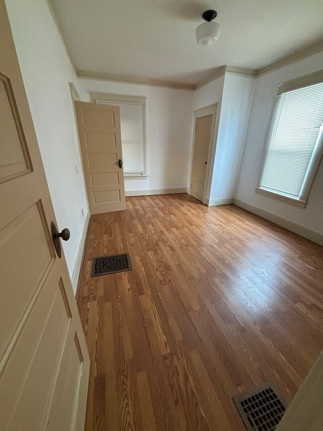 Photo - Freelard- Area between Ballard and Fremont