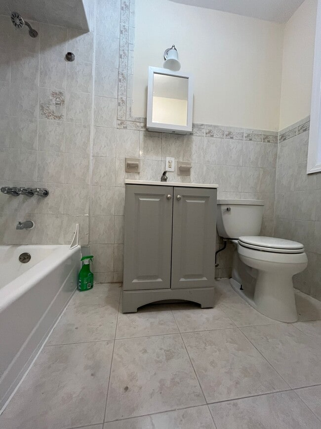 Photo - 93 W 33rd St Unit C6