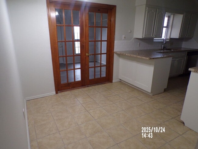 Photo - Very Nice home located in the Sullivan Vil...