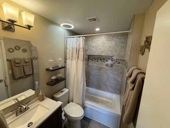 Photo - 1601 N Saba St Unidad 291