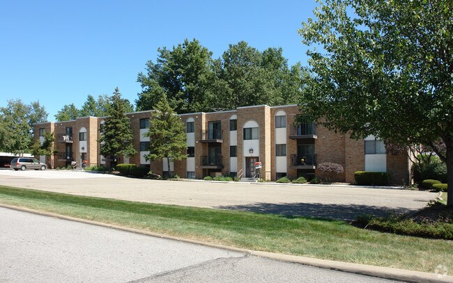 Fairview Manor - Fairview Manor Apartments