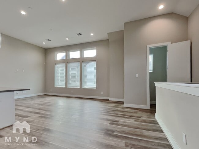 Photo - 5902 Gardendale Dr