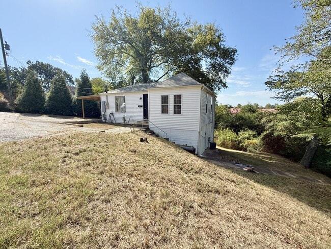 123 Leeper St