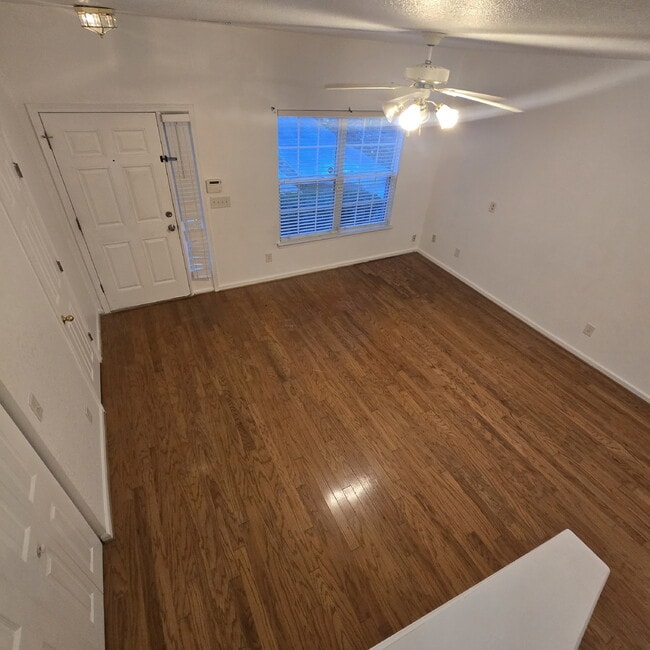 Photo - "Charming 3-Bed Townhouse with Hardwood El...