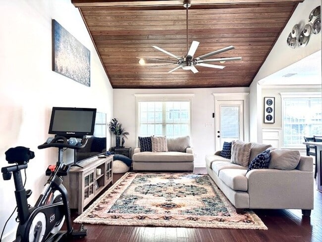 Photo - Charming 3BR/2BA Home with Vaulted Wood Ceiling, Island Kitchen & Privacy Fence – Nelson Hill Sub...
