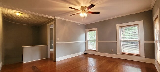 Building Photo - 527 W Water St Unit B Rental