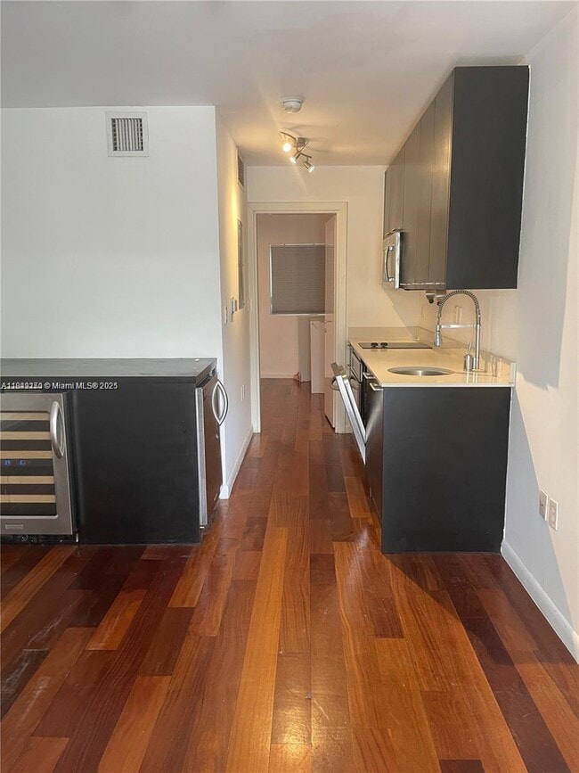 Building Photo - 1550 Pennsylvania Ave Unit 115 Rental
