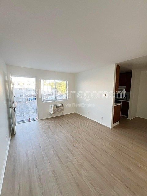 Photo - 6624 Sylmar Ave Unidad 11