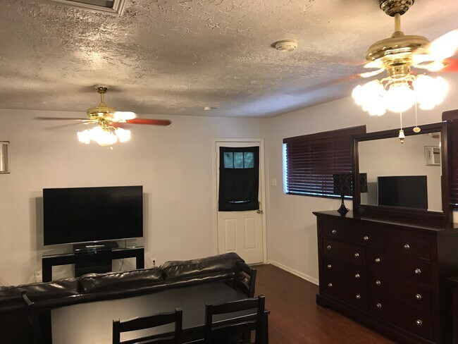 Photo - 9283 Five Palms Dr