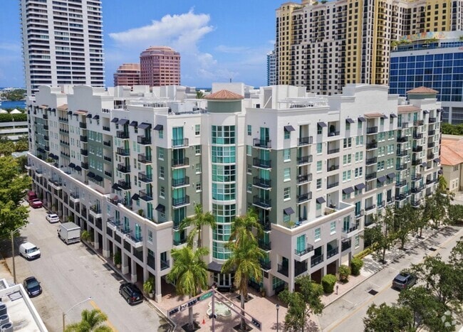 Building Photo - 600 S Dixie Hwy Unit 413 Rental