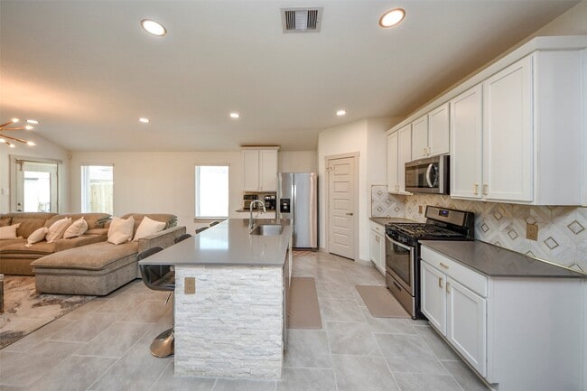 Photo - 28938 Yukon River Ct
