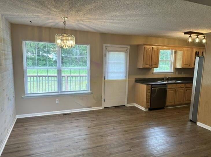 Photo - 8001 Hale Rd