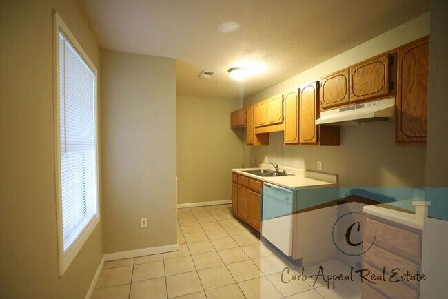 Photo - Recently renovated 2 bed, 1 bath apt - utilities included!! HUD accepted!