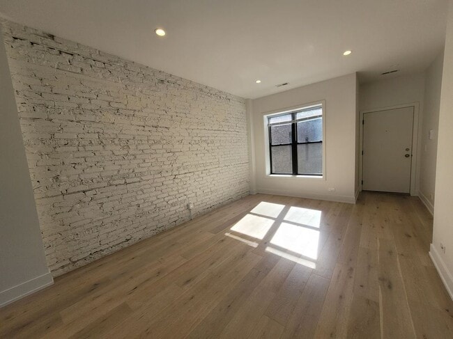 Photo - 1334 W Bryn Mawr Ave