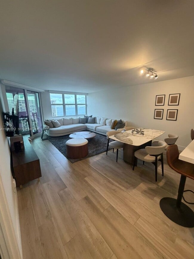 Photo - 1925 Brickell Ave Unidad 2003