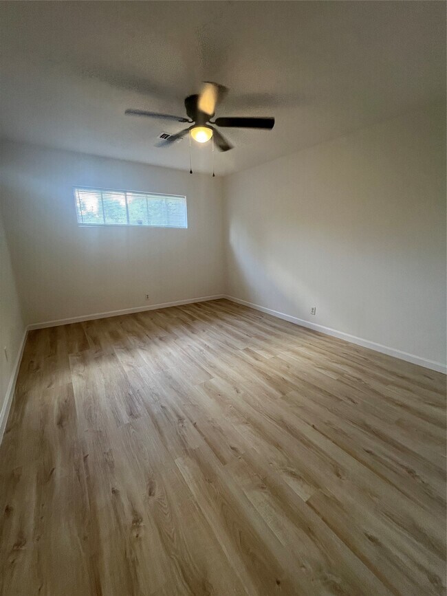 Photo - 6829 Driftwood St