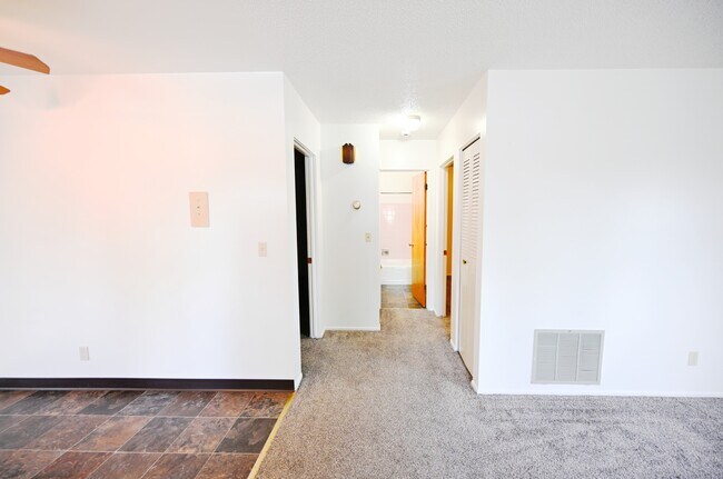1104 3rd Ave W Unit 8