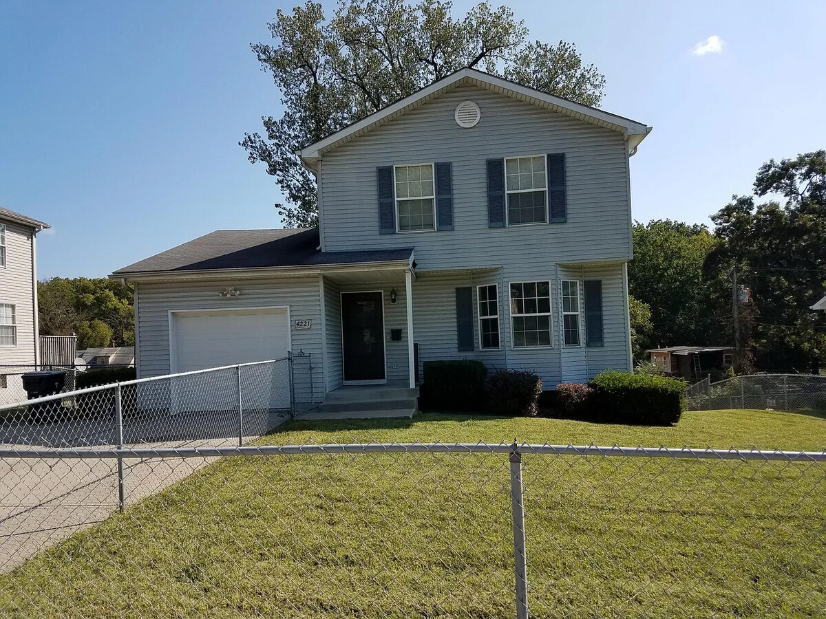 Coming Soon! 4 BR/2BA | Newly Renovated Single Family Home | 1-Car Garage Parking | Nice backyard! - Coming Soon! 4 BR/2BA | Newly Renovated Single Family Home | 1-Car Garage Parking | Nice backyard!