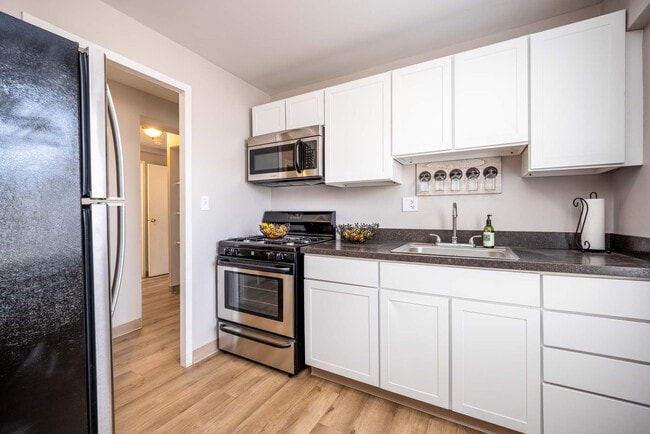 Photo - Rugby Square Apartments