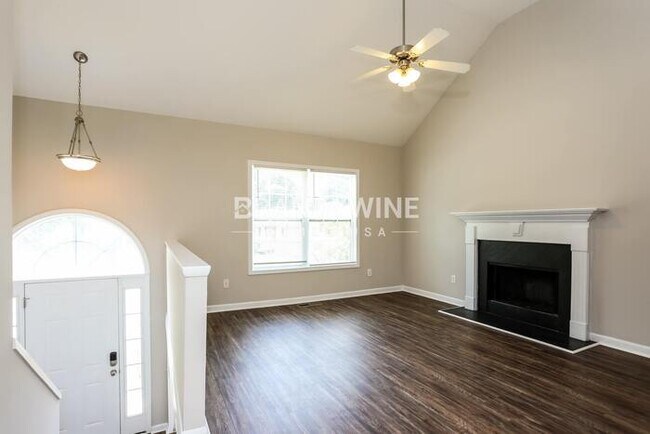 Photo - 313 Daniel Mill Crossing Casa