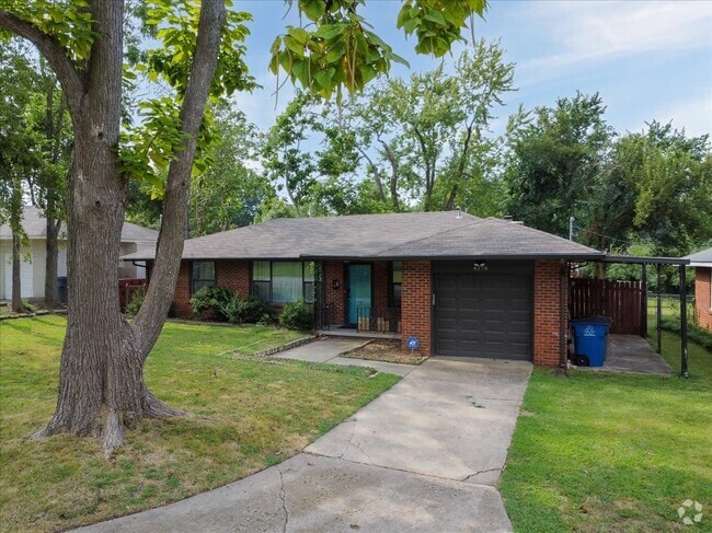 Building Photo - 4176 E 33rd St Rental