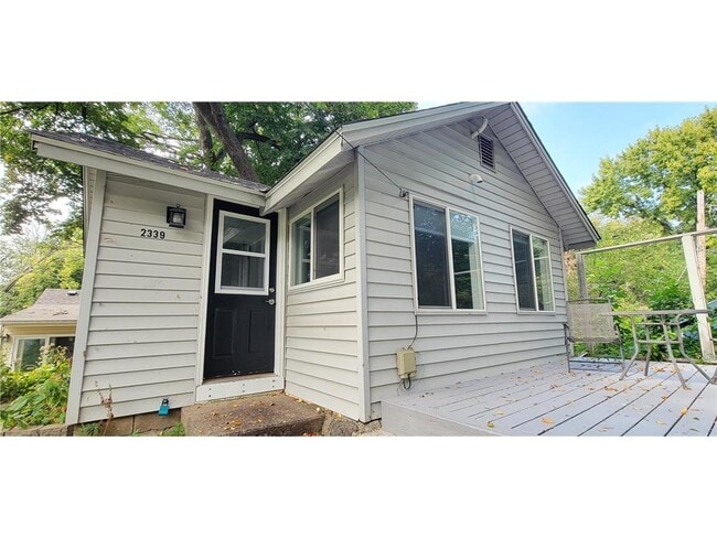 Photo - 2339 Hemlock Ln N