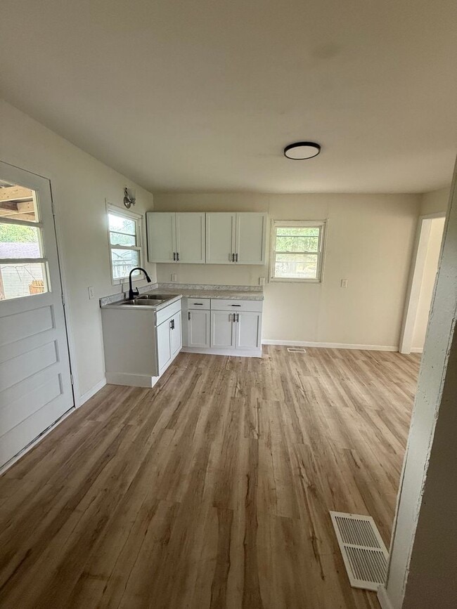 Photo - 3 Bed, 1 Bath for Rent in Xenia