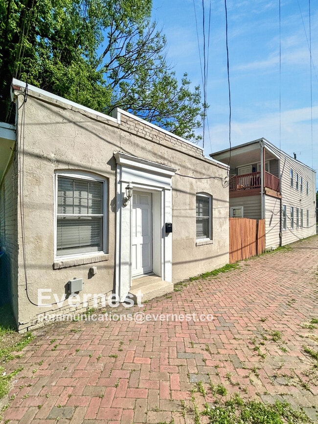 Photo - 3100 E Marshall St Apartment Unit c
