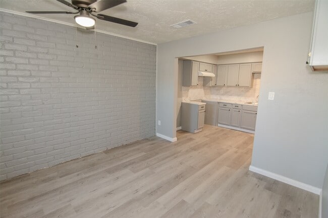 Photo - 15259 Buckle Ln Unidad True