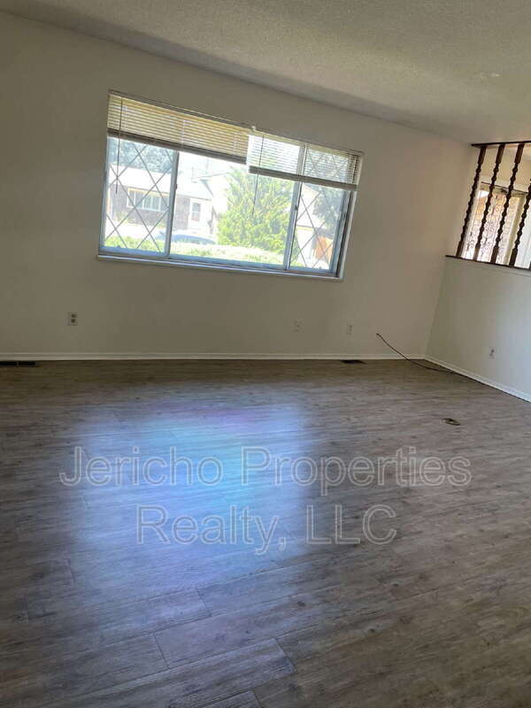 Photo - 1180 S Kline Way