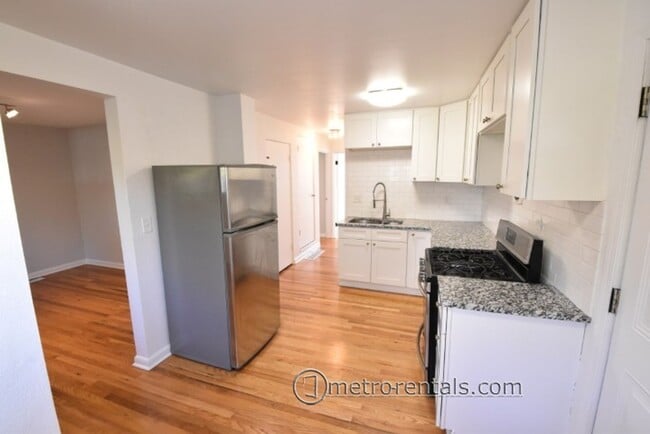 Building Photo - 2686-2688 Hibbert Avenue Unit 2686 Hibbert Avenue