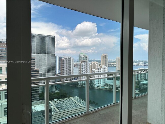 Photo - 950 Brickell Bay Dr Unit 3804
