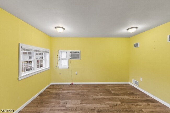 Photo - 190 US-46 Unit B