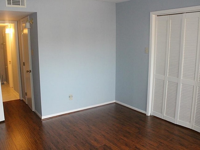 Photo - 3015 Walnut Bend Ln Unidad 99.114