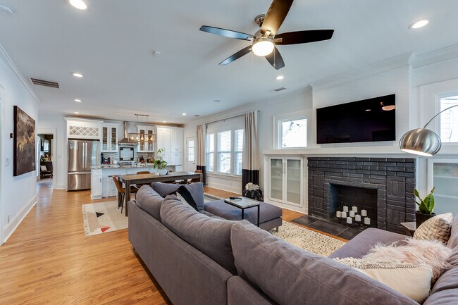 Photo - 625 Moreland Ave SE