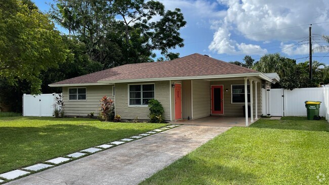 Building Photo - Unfurnished Annual Rental