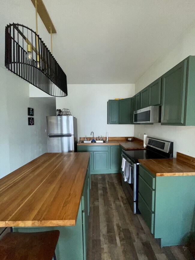 Photo - 1818 Allen St