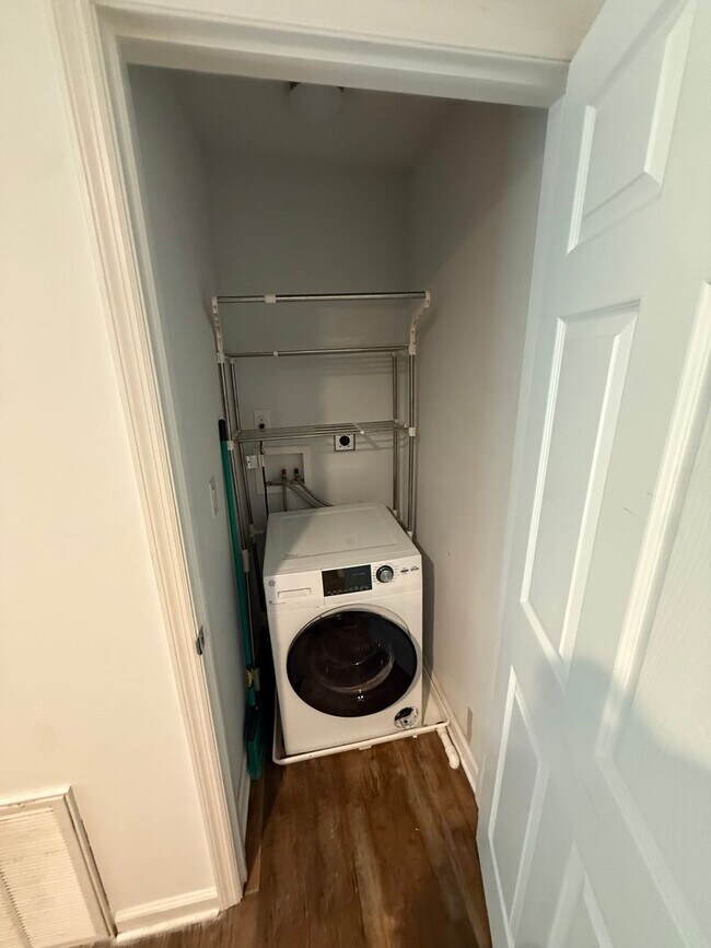 Photo - 402 Broadway Unidad Apt 2