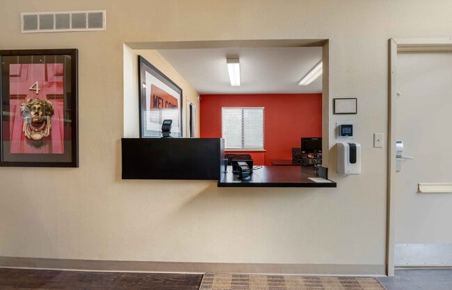 Furnished Studio-Dayton - South