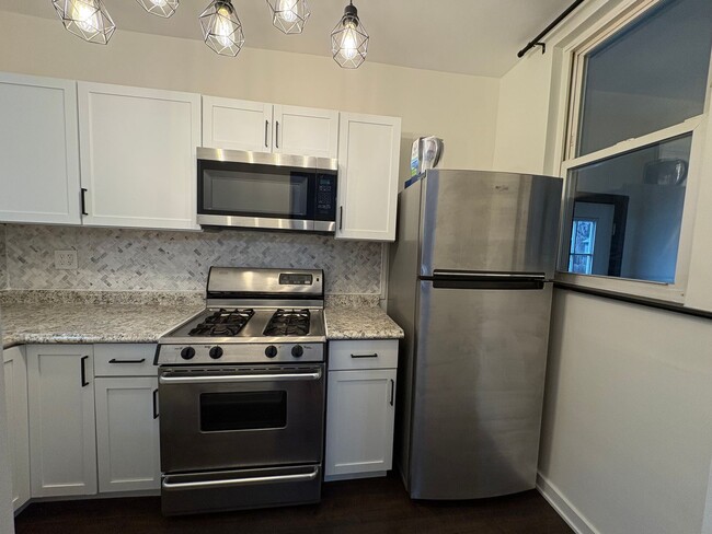 Photo - 3 Unit Apartment Building in the Heart of the Bellevue area of Pittsburgh Unit Apt 1