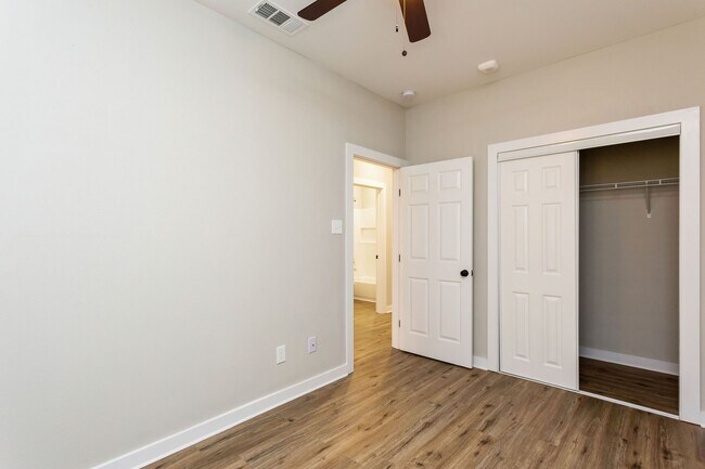 Photo - 10317 Lake Rd Unit 13B