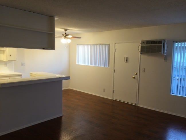 13855 Burbank Blvd Unit 6