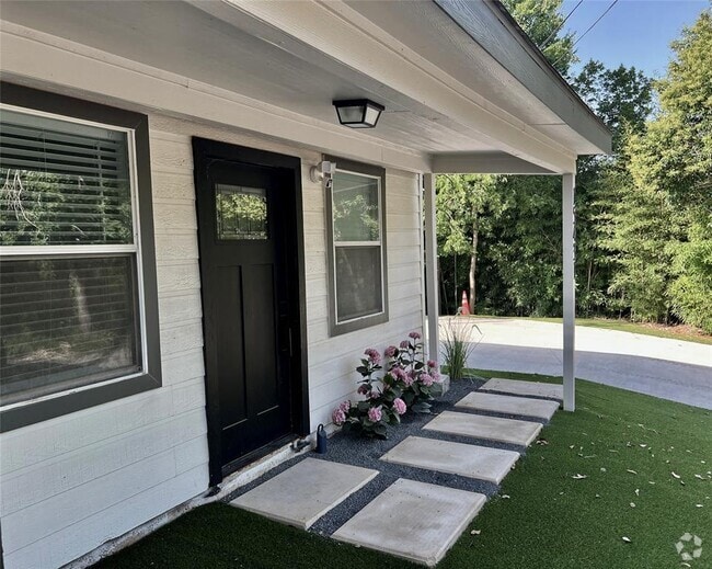 Building Photo - 15431 Stroup Cir Rental