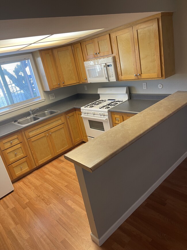 Photo - 5746 Tilton Ave