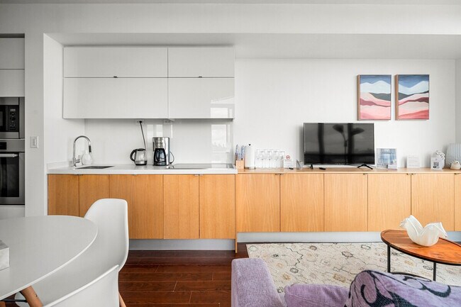 Photo - 1 Iceboat Terr Unit ID1345794P