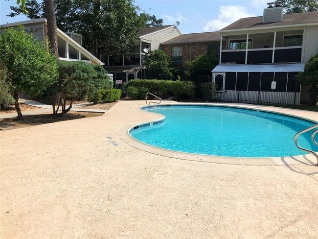 Photo - 17331 Red Oak Dr Unit 32