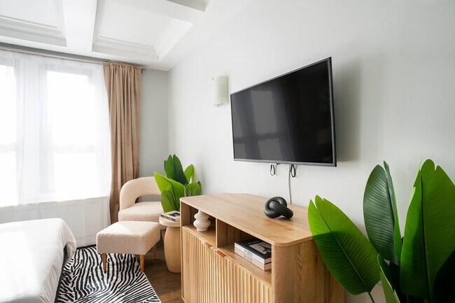 Photo - 240 W 73rd St Unidad FL5-ID1022020P