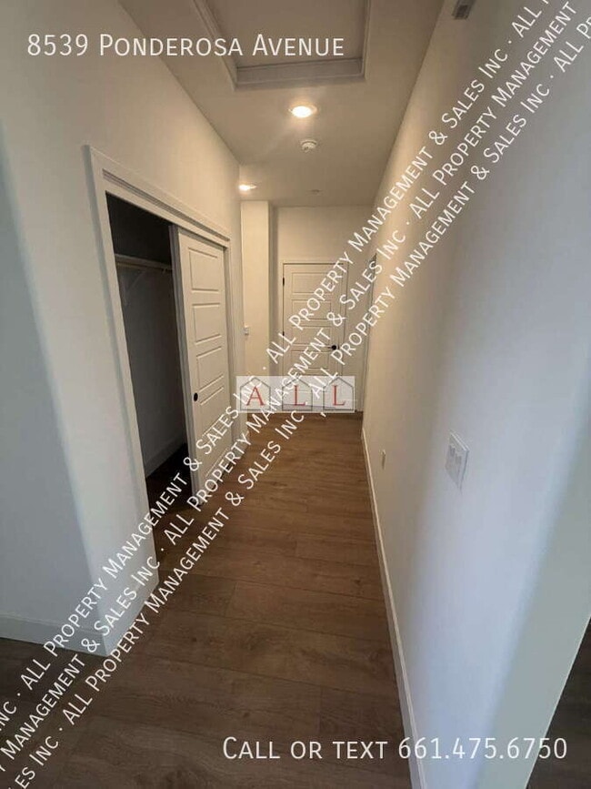 Photo - 8539 Ponderosa Ave