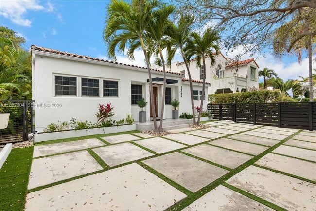 Photo - 1544 Michigan Ave